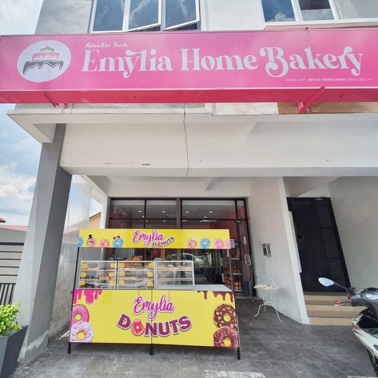 #MenarikDiGombak- Emylia Home Bakery